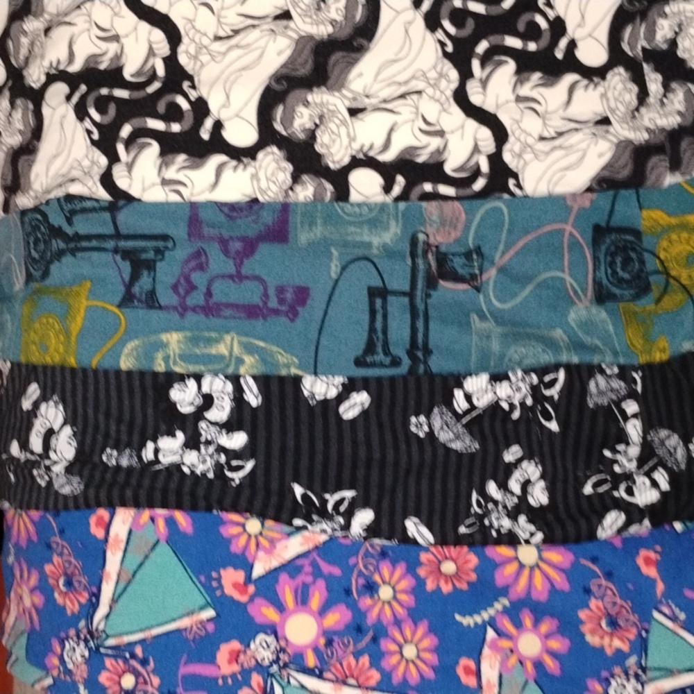 Bundle of four lularoe leggings